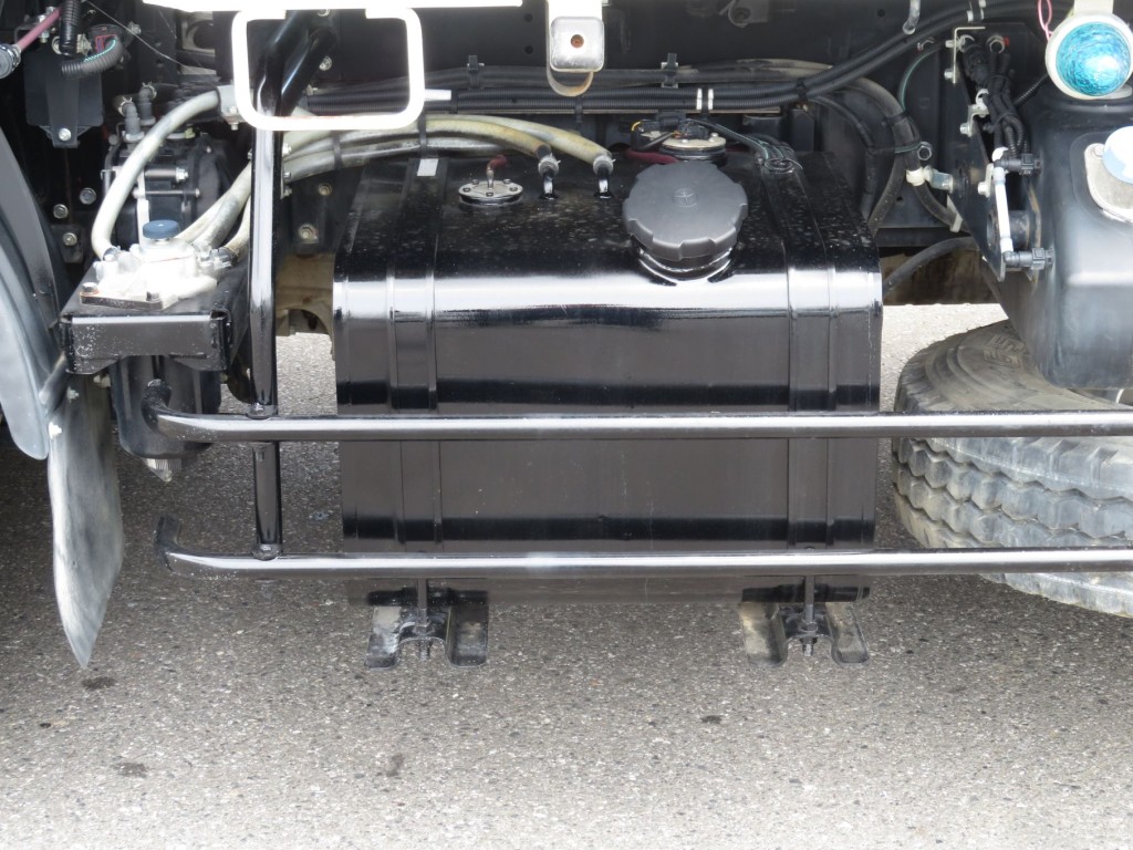 燃料タンクは100Lです。|三菱 ファイター 2KG-FK72F(2WD)の写真21