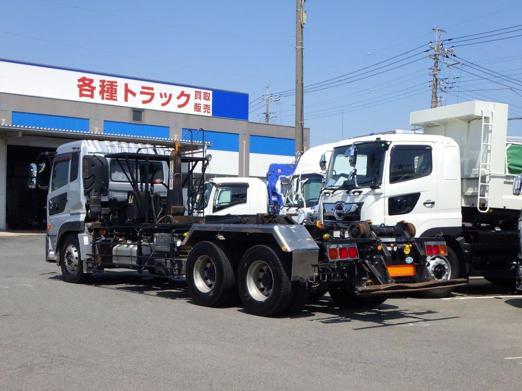 UDトラックス クオン LDG-CW5YL(6x4)の写真3