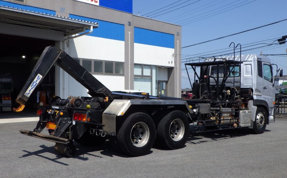 UDトラックス クオン LDG-CW5YL(6x4)の写真4