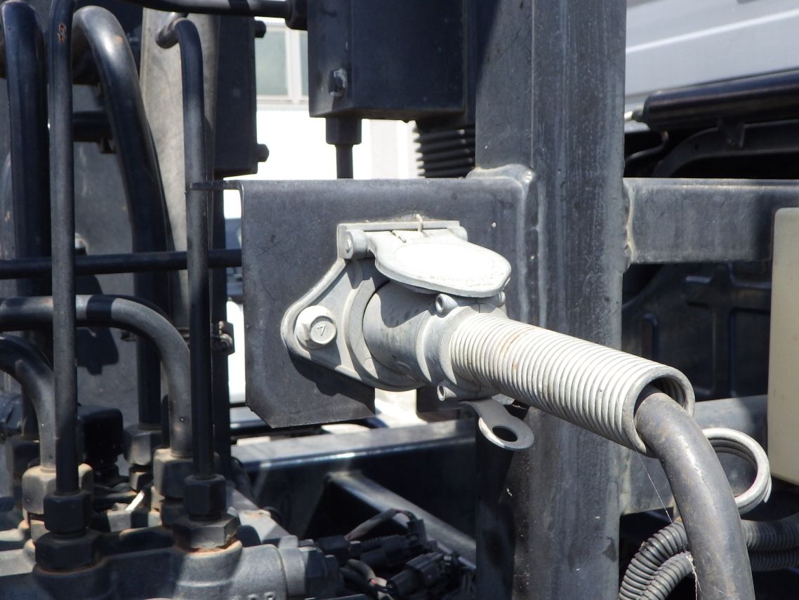 天フタ用コネクター付きです。|UDトラックス クオン LDG-CW5YL(6x4)の写真12