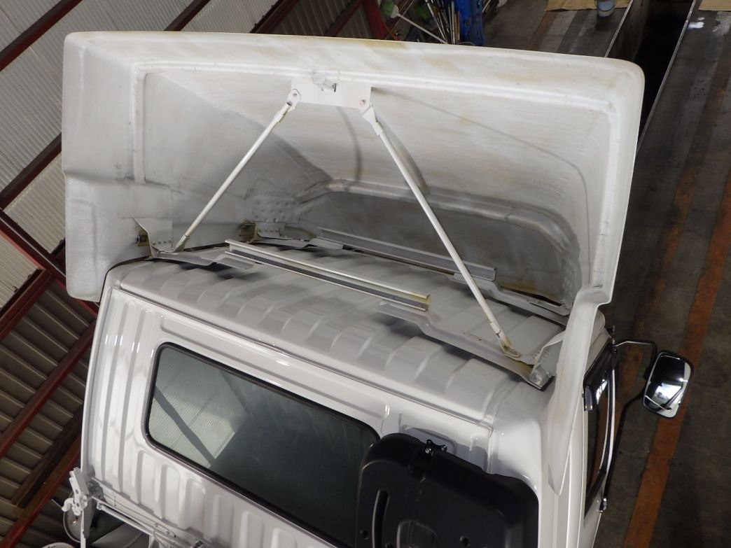 導風板裏側の状態です。|三菱 ファイター 2KG-FK62F(2WD)の写真17