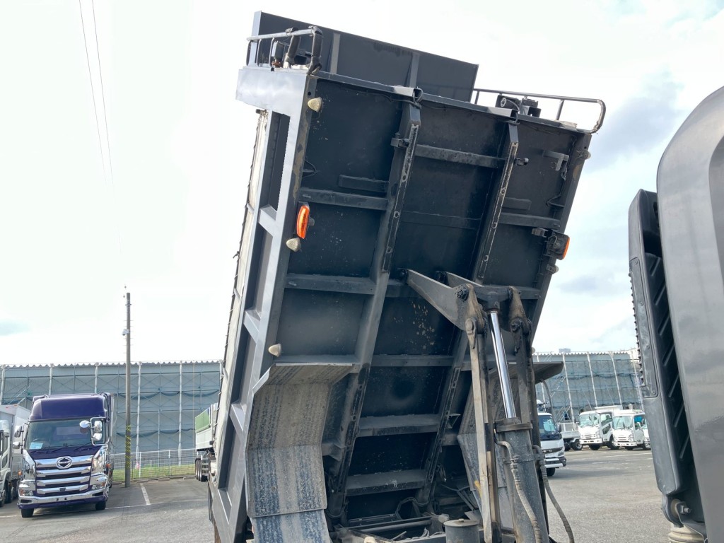 いすゞ フォワード 2RG-FTR90U2の写真9