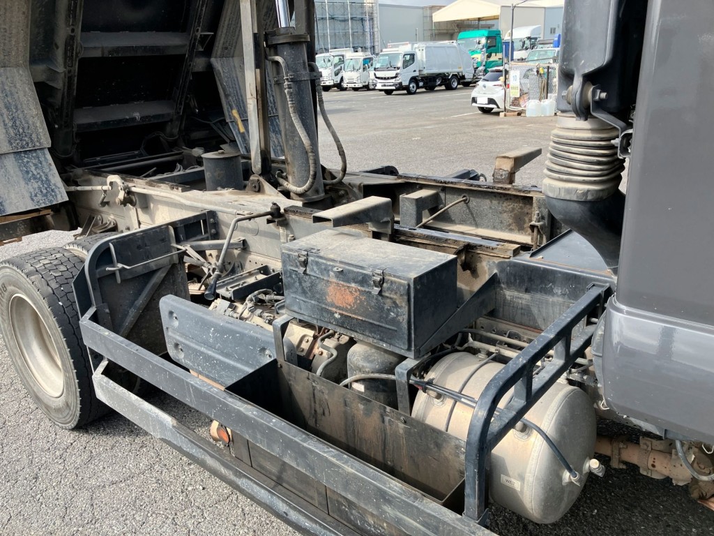 いすゞ フォワード 2RG-FTR90U2の写真11