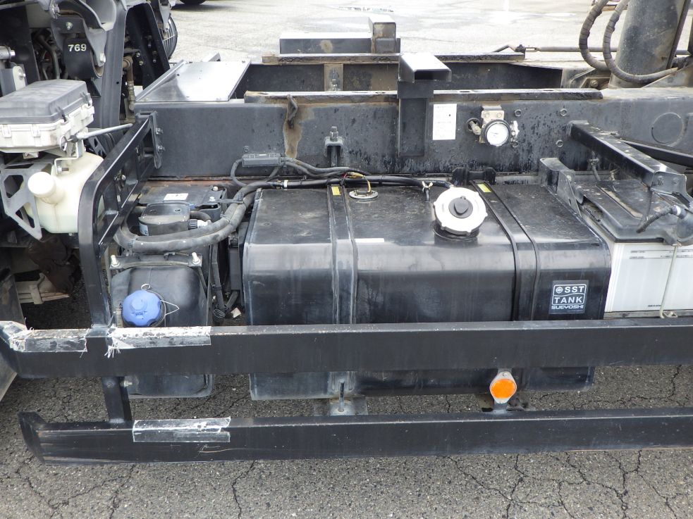 燃料タンクは150Lです。|いすゞ フォワード 2RG-FTR90U2の写真18