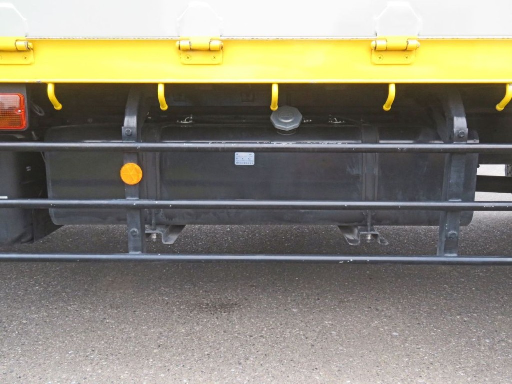 燃料タンクは200Lです。|いすゞ フォワード 2RG-FSR90S2の写真40