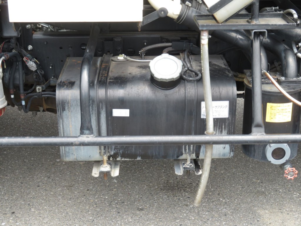 燃料タンクは80Lです。|日野 レンジャー TKG-FD9JEAA(2WD)の写真23