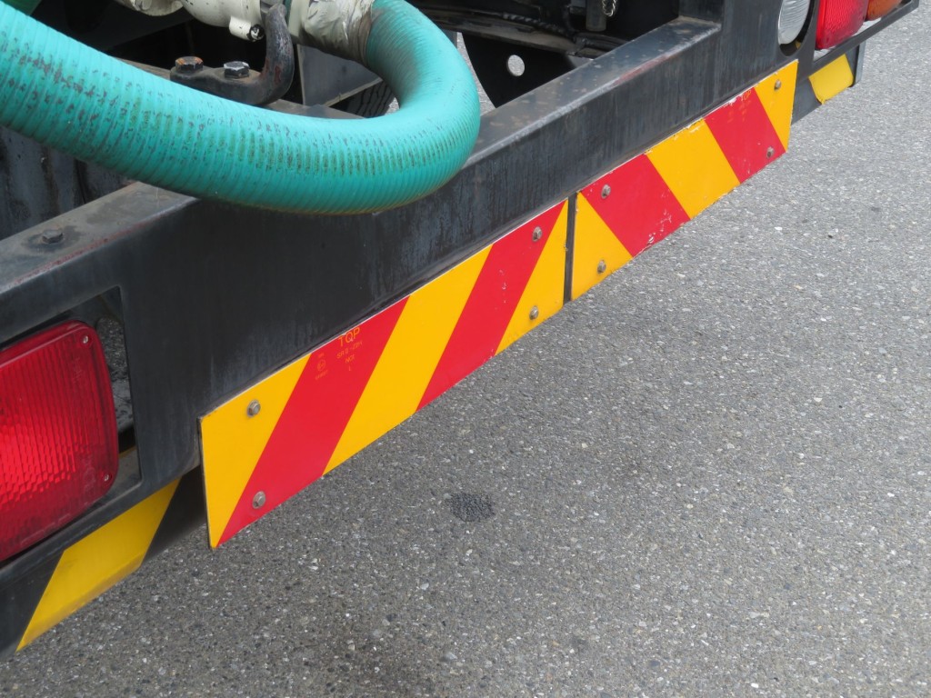 反射板に細かいキズがあります。|日野 レンジャー TKG-FD9JEAA(2WD)の写真39
