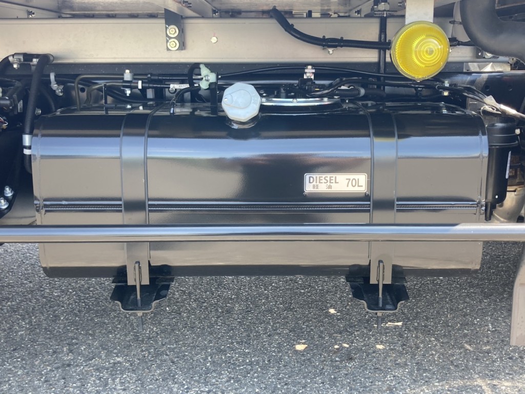 燃料タンクです。|三菱 キャンター 2RG-FBAV0(4WD)の写真33