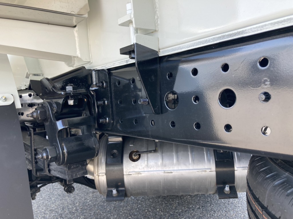シャーシとサブフレームの状態です。|三菱 キャンター 2RG-FEAV0(2WD)の写真7