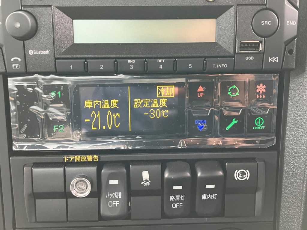 冷凍機は27.3℃スタート3時間で-21℃確認しております。|三菱 ファイター 2KG-FK65F(2WD)の写真42