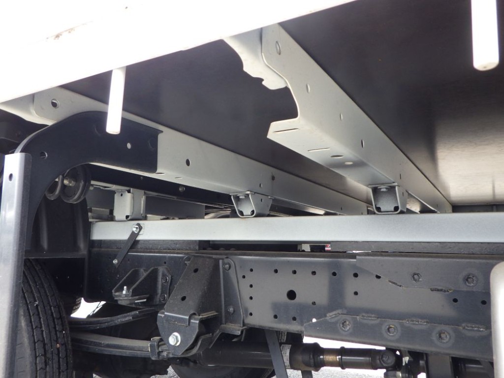 シャーシとネタの状態です。（縦は無・横ネタは鉄製です）|日野 デュトロ 2KG-XZU712M(2WD)の写真7