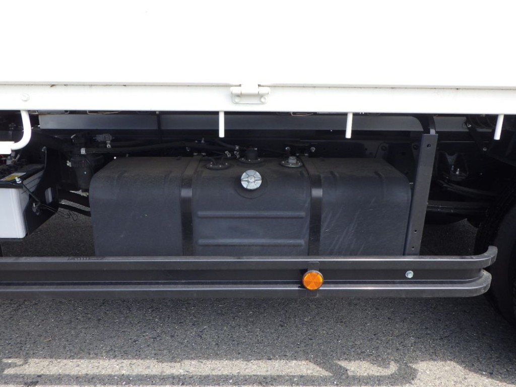 燃料タンクは１００Lです。|日野 デュトロ 2KG-XZU712M(2WD)の写真24