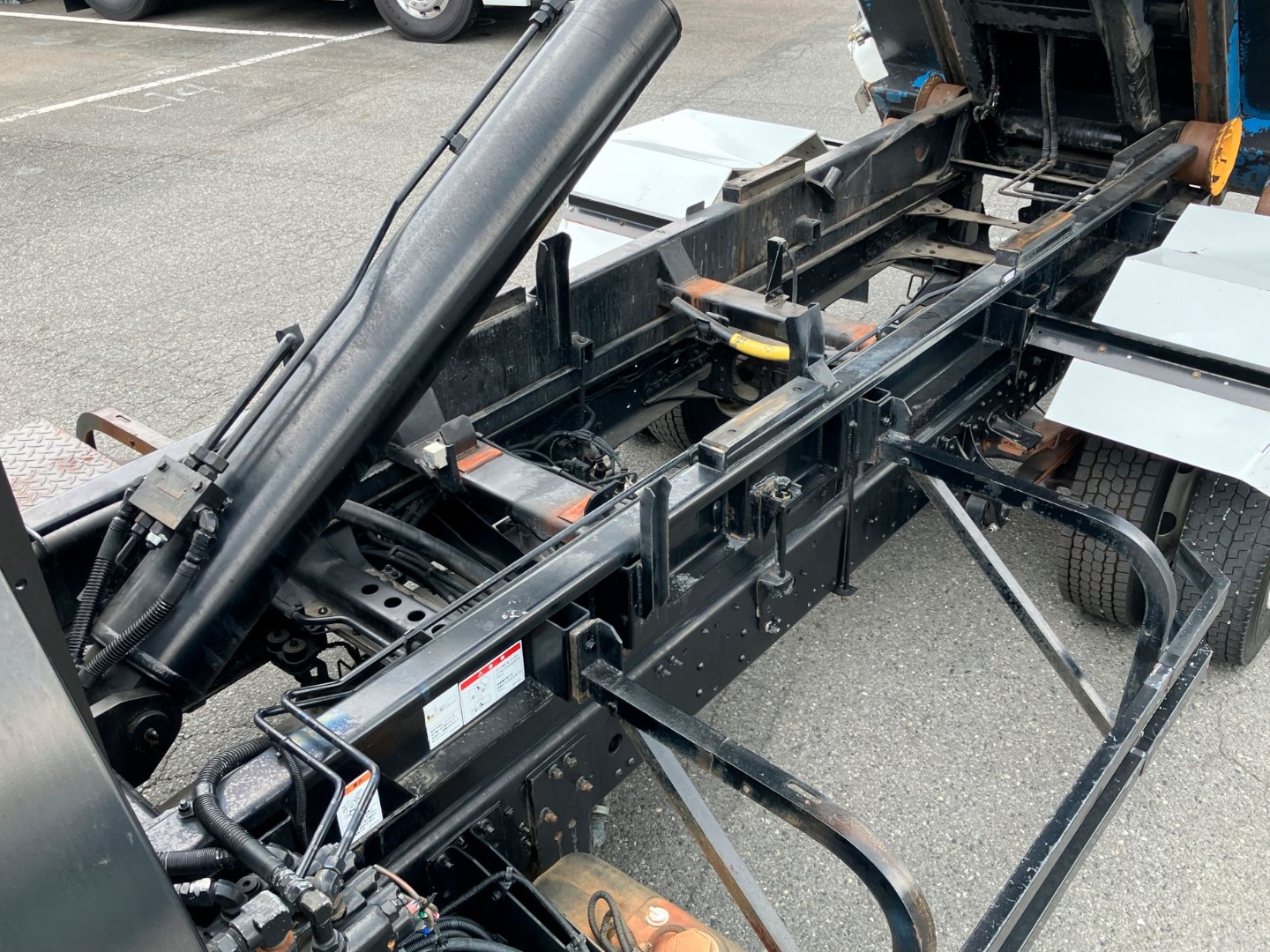 シャシ及びサブフレ-ムの状態です。|三菱 ファイター 2KG-FK71F(2WD)の写真9