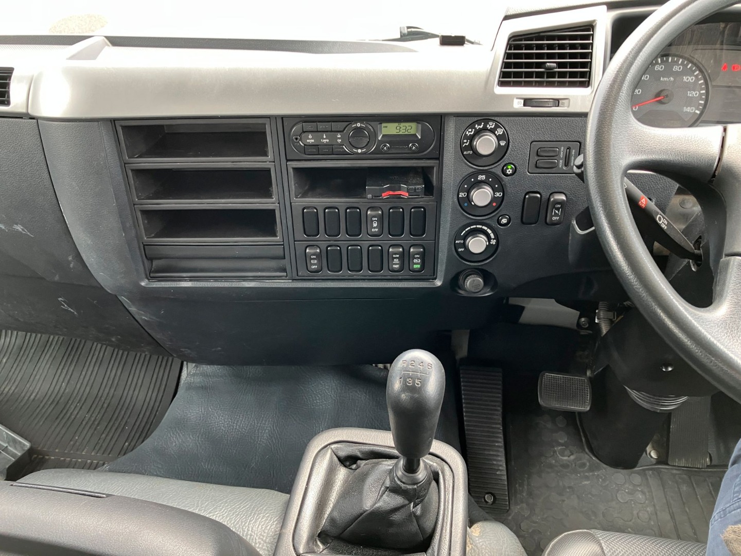 パネル周りの状態です。|三菱 ファイター 2KG-FK71F(2WD)の写真14