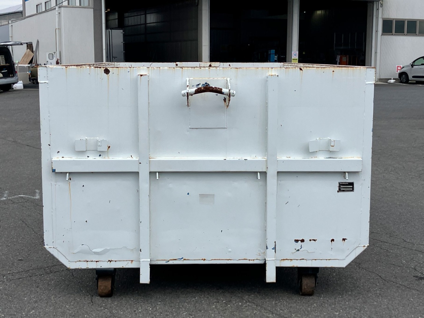 コンテナ前面の状態です。キズ・サビ・凸・塗装剥がれがあります|三菱 ファイター 2KG-FK71F(2WD)の写真45