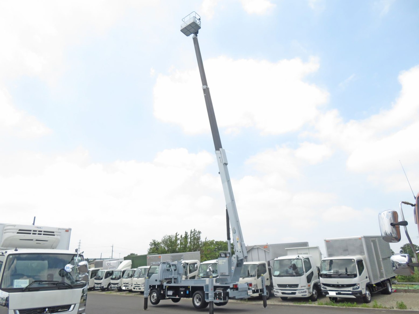 上限まで伸ばした状態です。|いすゞ エルフ TPG-NKR85N(2WD)の写真16