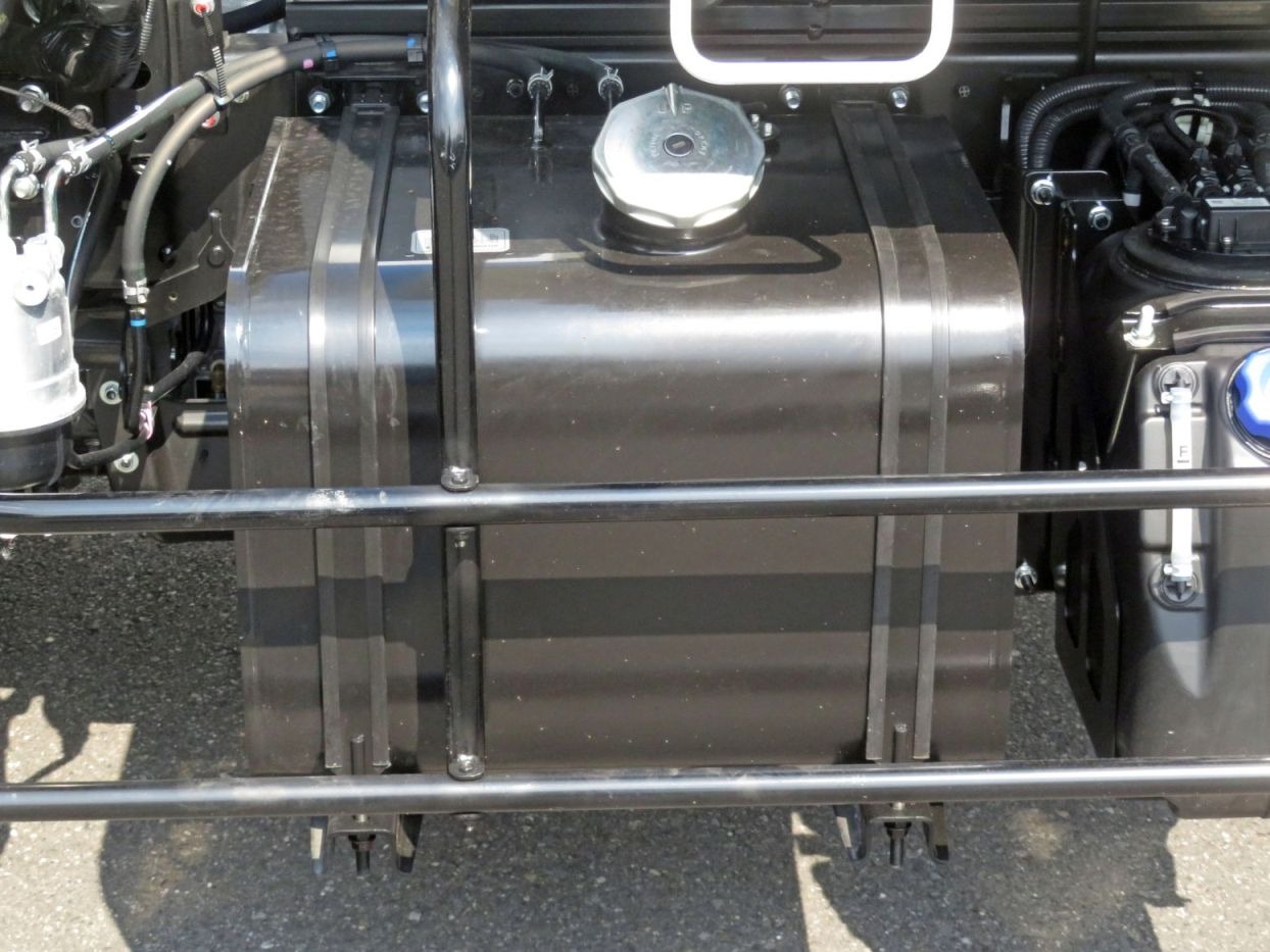 燃料タンクは100Lです。|日野 レンジャー 2PG-FD2ABA(2WD)の写真15