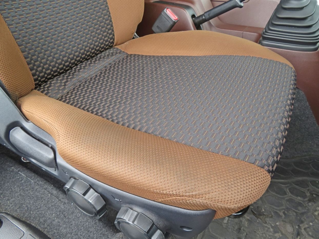 運転席座面の状態です。|日野 レンジャー 2KG-GK2ABAの写真25