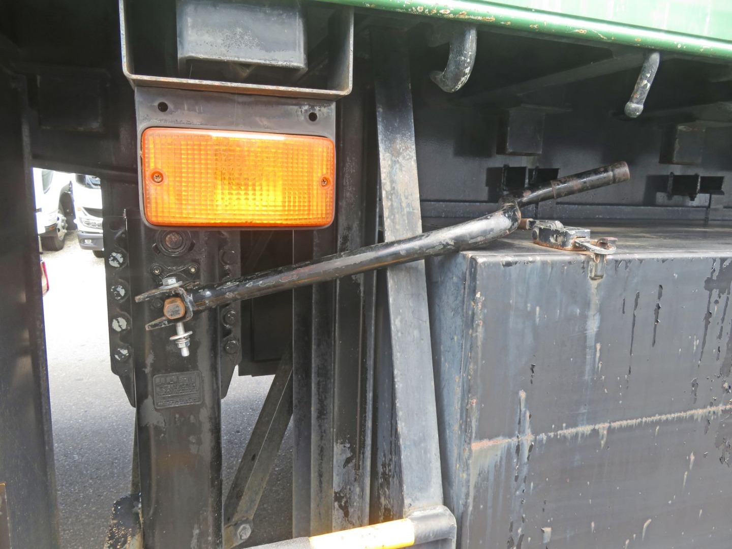 トレーラの脚ハンドルの収納が出来ません。(入庫時工具箱内に保管されていました)※ネジ取り付けた際のハンドルの状態です。|東邦 TF36H2C3改の写真34