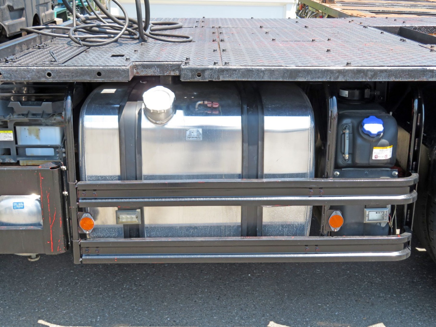 燃料タンクは370Lです。|いすゞ ギガ 2DG-EXZ52CKの写真21