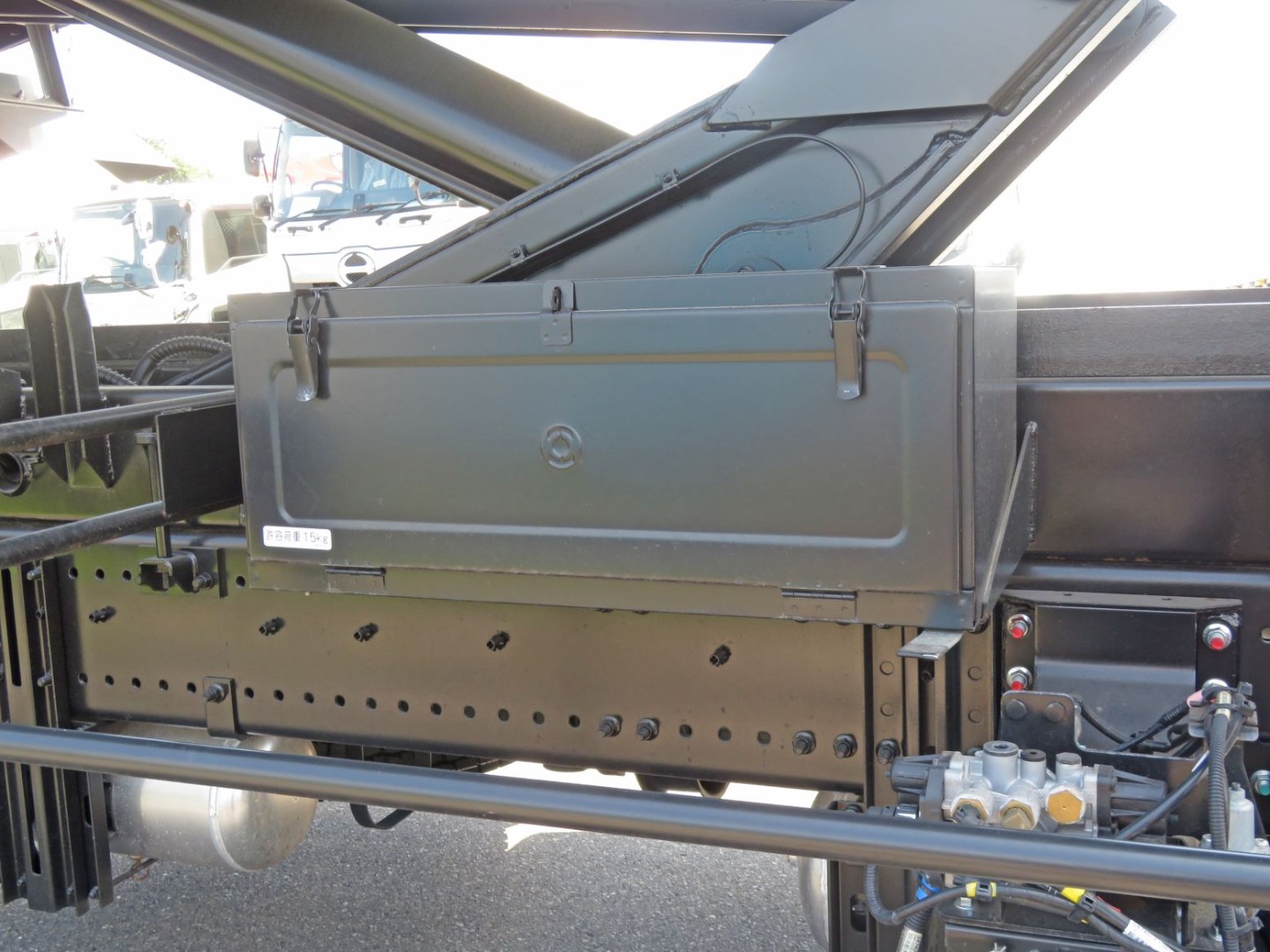 工具箱付きです。|日野 プロフィア 2DG-FS1AHEの写真16