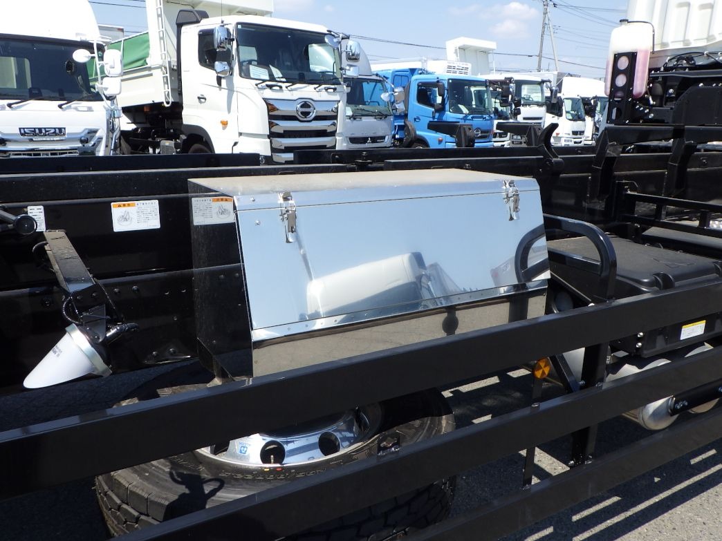 工具箱はステンレス製です。|三菱 スーパーグレート 2PG-FV80VZの写真16