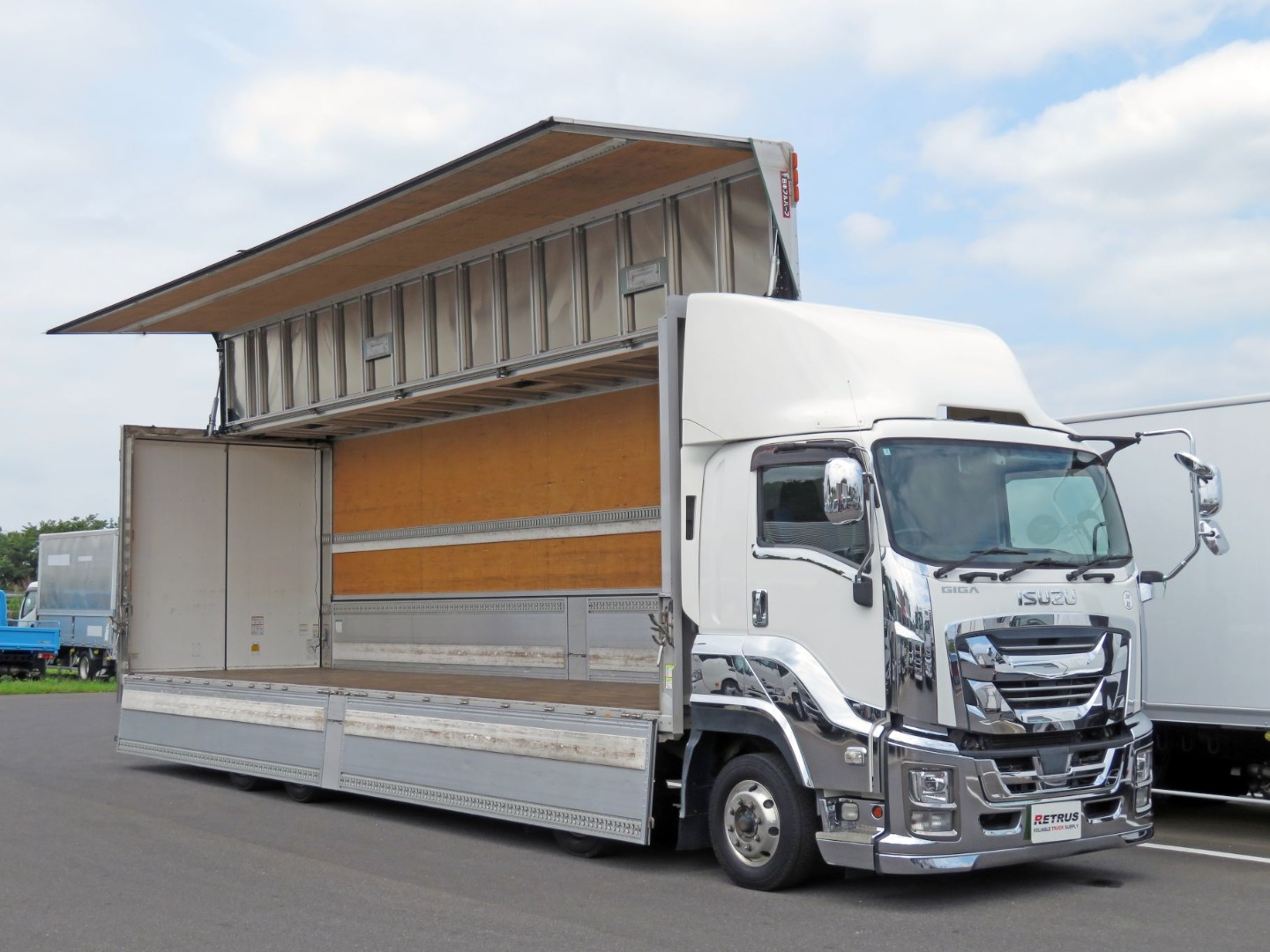 いすゞ ギガ 2PG-CYJ77Cの写真2