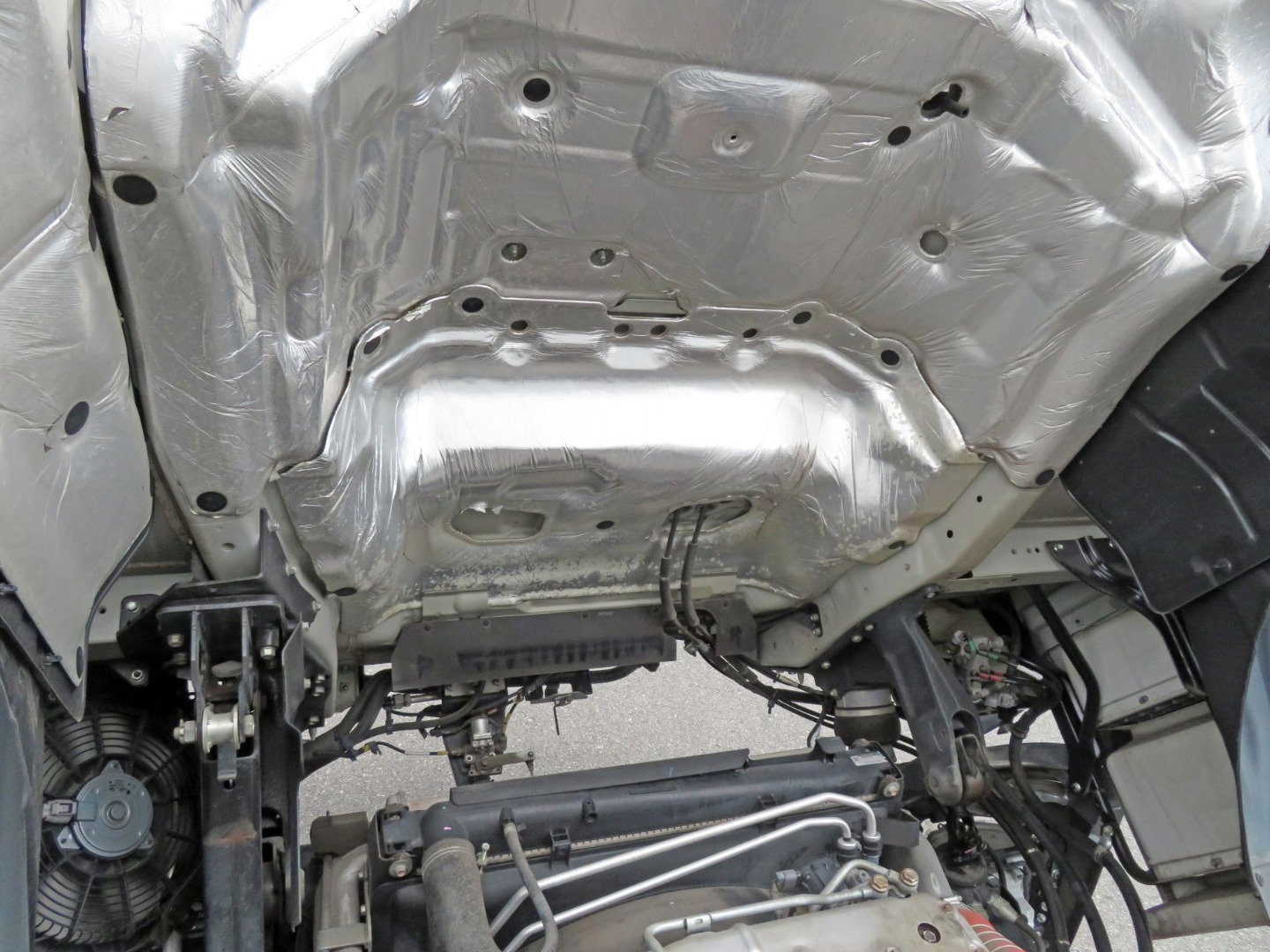 キャブ底面の状態です。|いすゞ ギガ 2PG-CYJ77Cの写真36