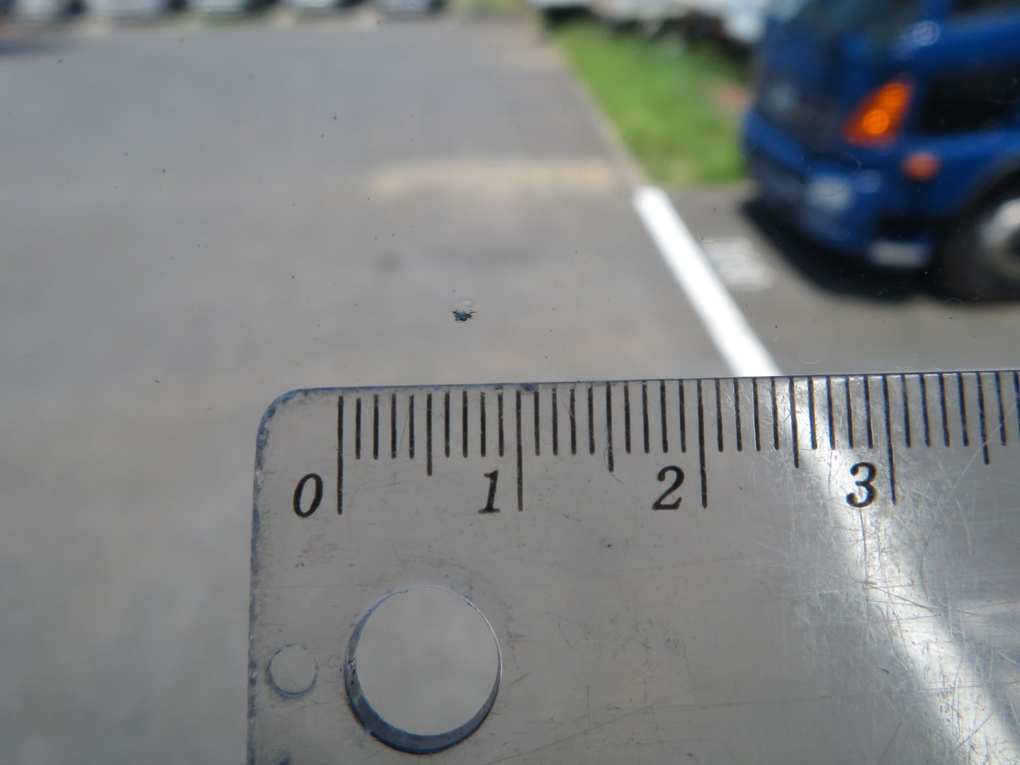 フロントガラス運転席側に小キズがあります。|日野 レンジャー 2KG-FD2ABG(2WD)の写真13