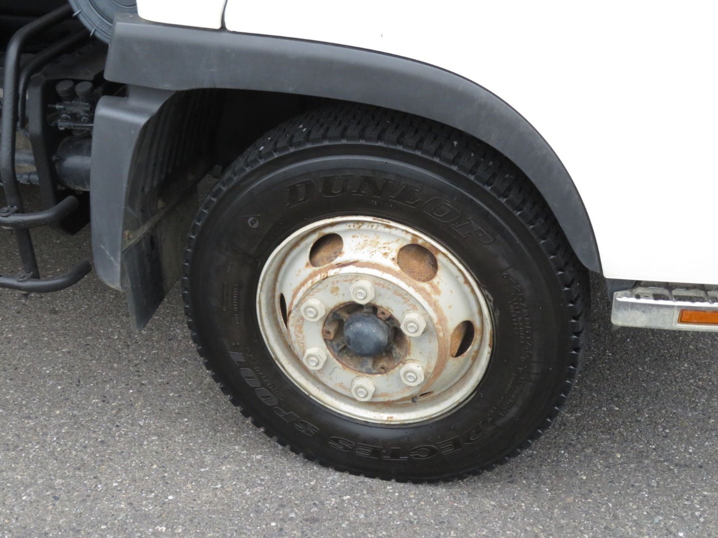 運転席側フロントホイールにサビがあります。|日野 レンジャー TKG-FC9JCAP(2WD)の写真36
