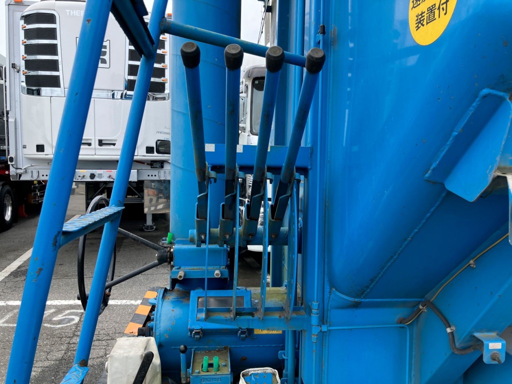 いすゞ フォワード LPG-FTR90S2の写真13