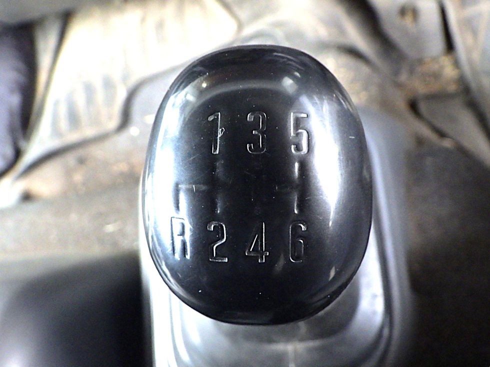 MT6速です。|いすゞ フォワード LPG-FTR90S2の写真17