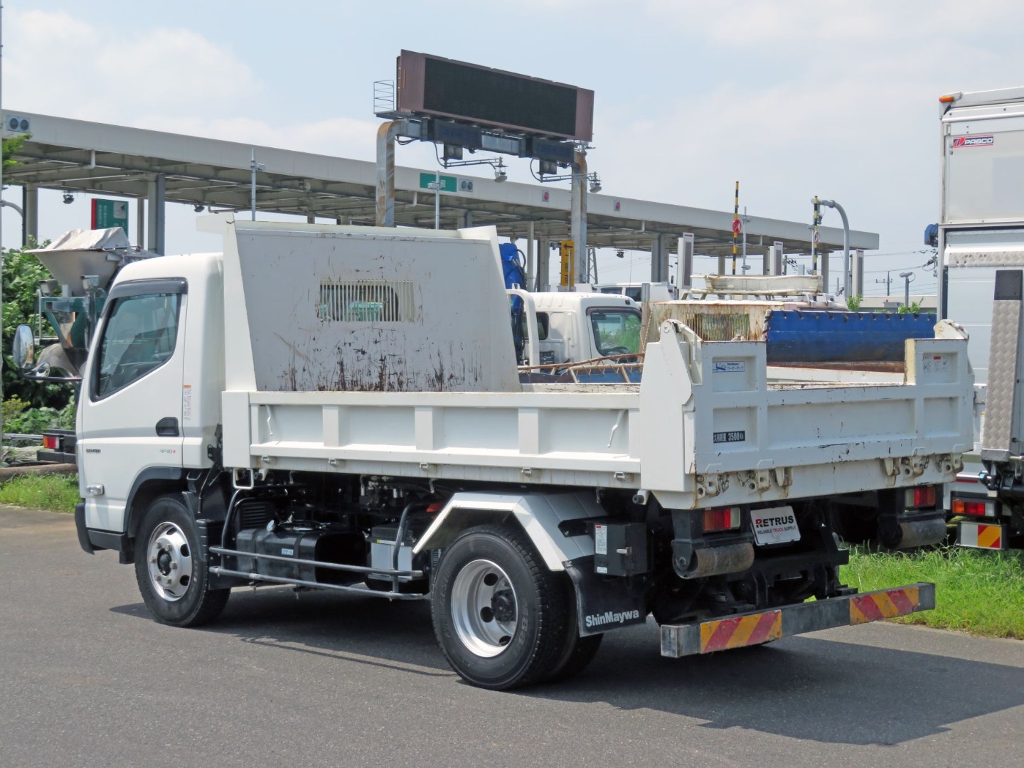 三菱 キャンター 2PG-FEBM0(2WD)の写真4