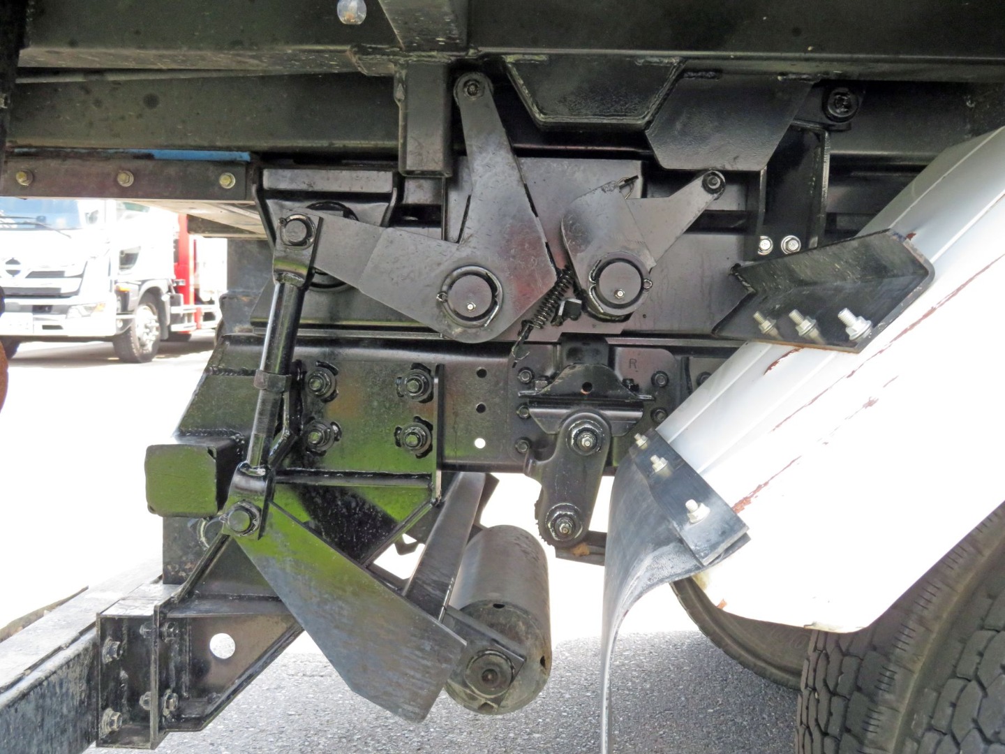 シャーシの状態です。|三菱 キャンター 2PG-FEBM0(2WD)の写真7