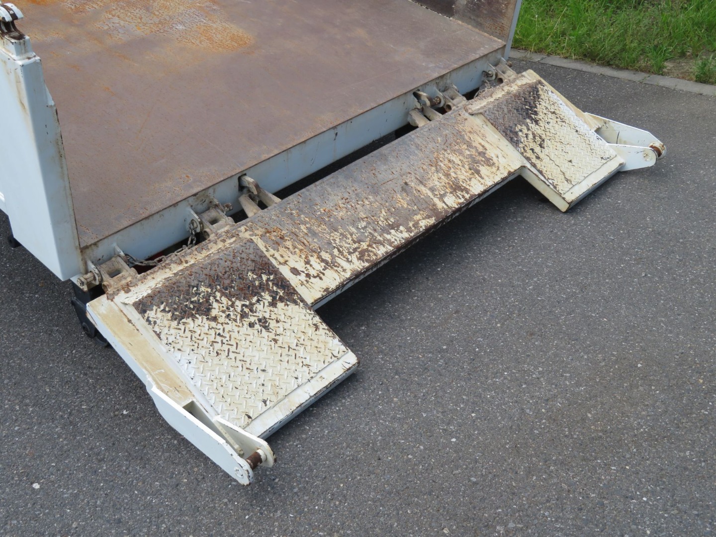 リアゲートの状態です。|三菱 キャンター 2PG-FEBM0(2WD)の写真15