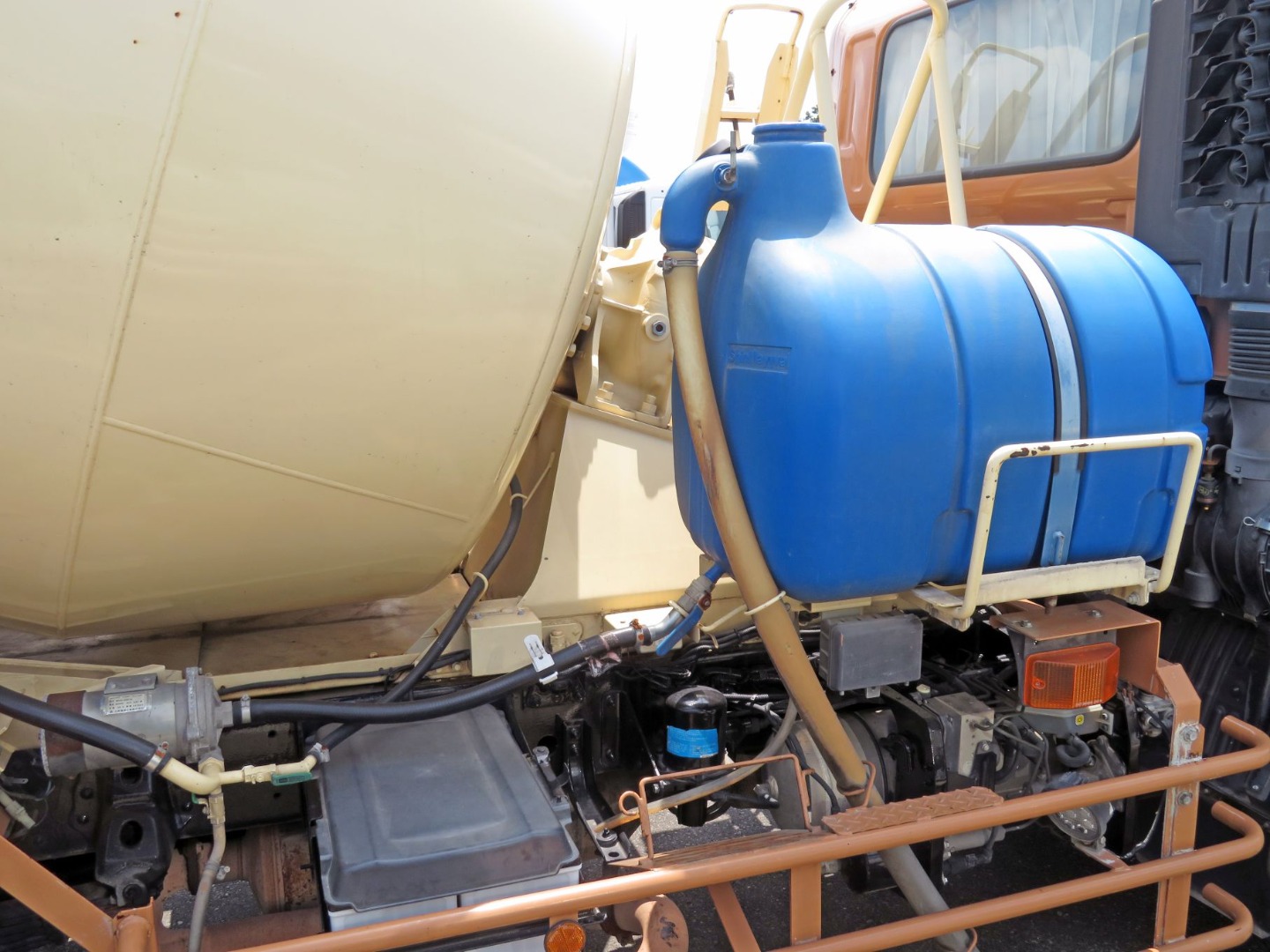水タンクの状態です。|日野 レンジャー LKG-FJ7JDAAの写真10