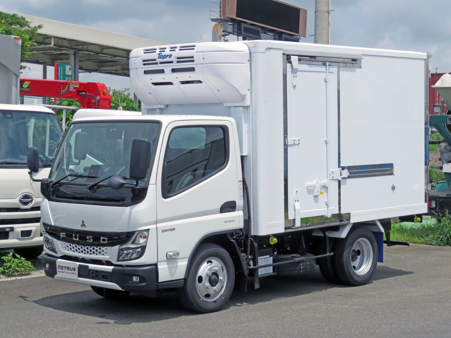 三菱 キャンター 2RG-FBAV0(2WD)の写真1