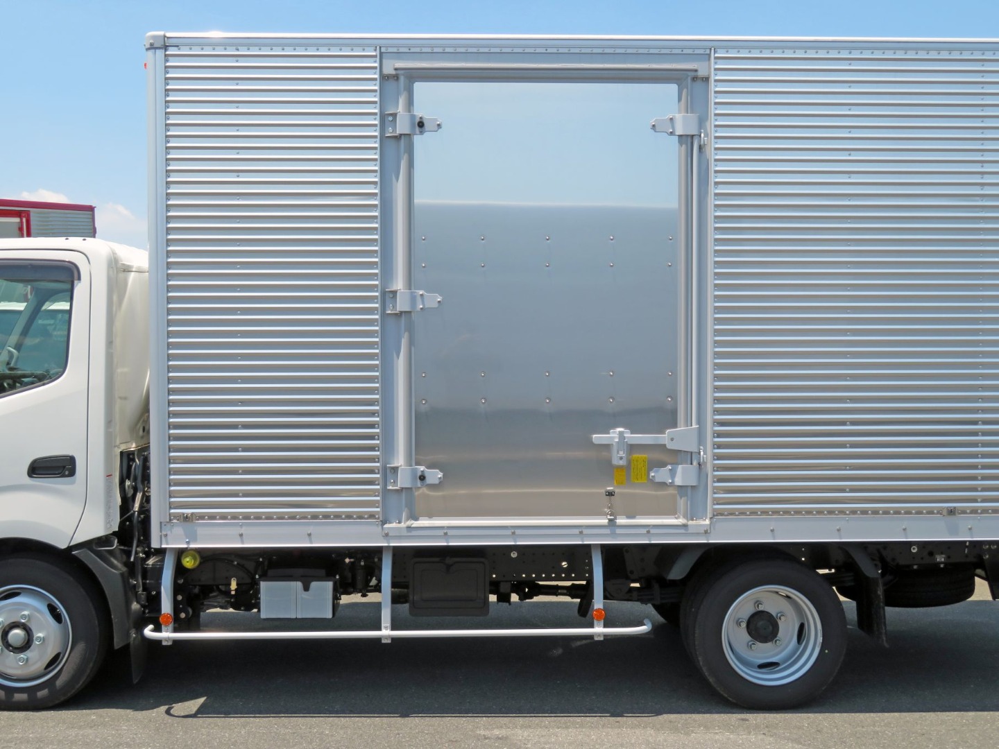 サイドドア付きです。|日野 デュトロ 2KG-XZU710M(2WD)の写真7