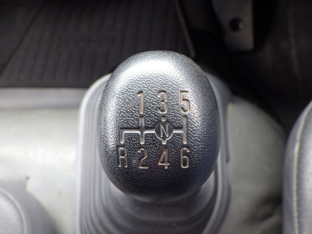 MT6速です。|いすゞ フォワード 2RG-FTR90U2の写真19
