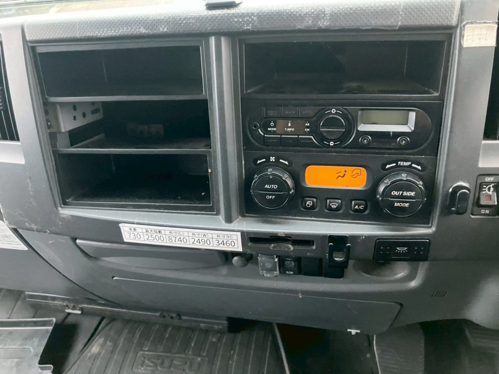 いすゞ フォワード TKG-FRR90T2(2WD)の写真8