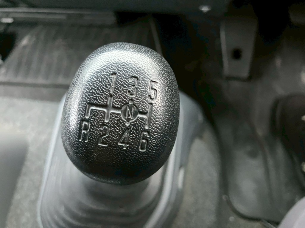 いすゞ フォワード TKG-FRR90T2(2WD)の写真9