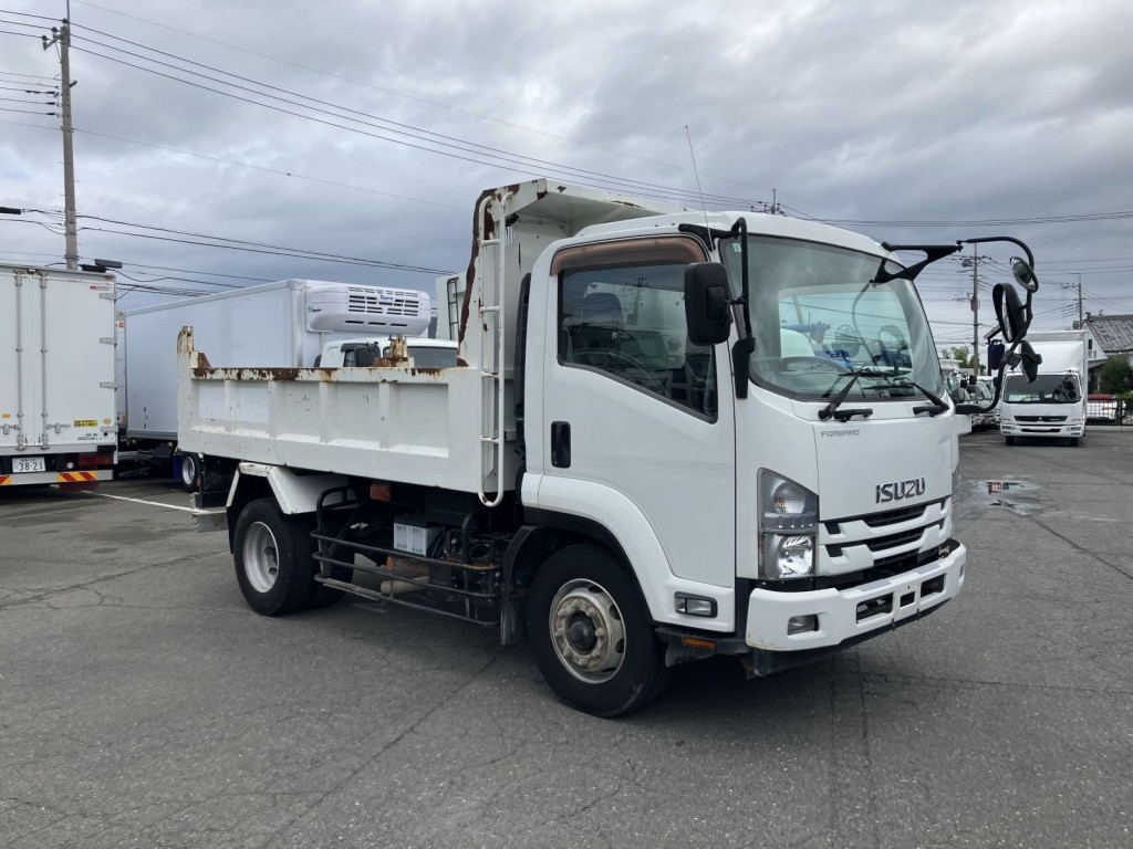 いすゞ フォワード LPG-FTR90S2の写真2