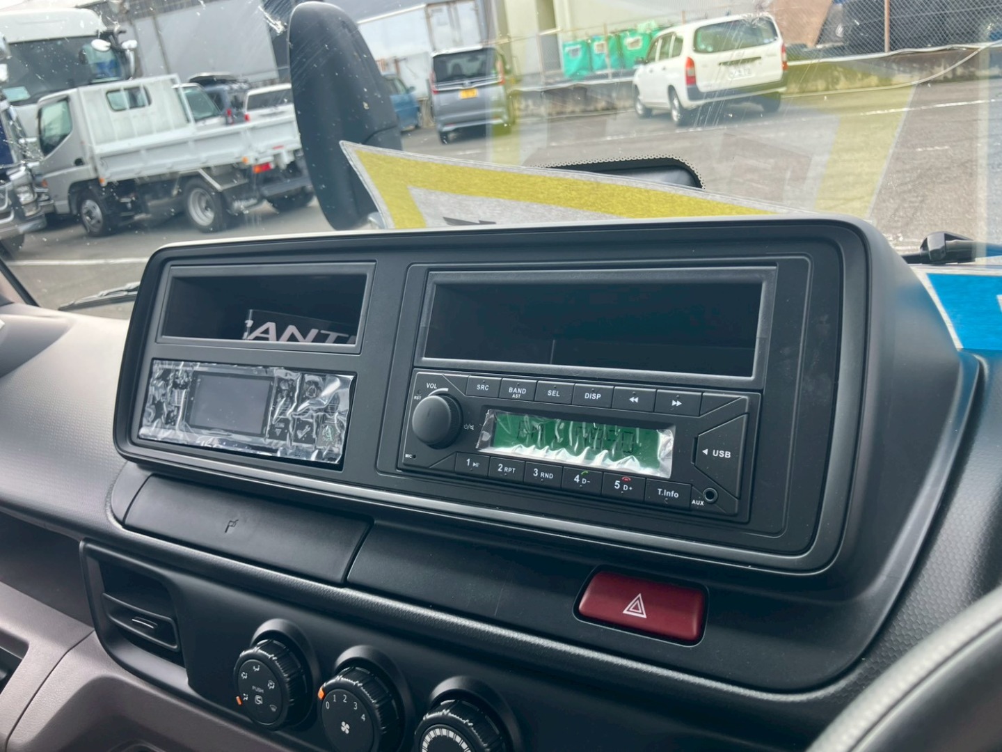 三菱 キャンター 2RG-FBAV0(2WD)の写真8