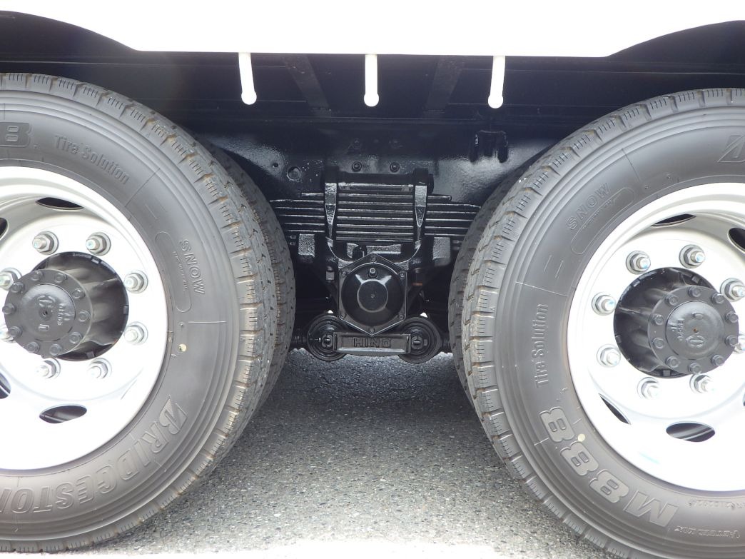 タイヤ間の状態です。|日野 レンジャー 2DG-GK2ABAの写真5