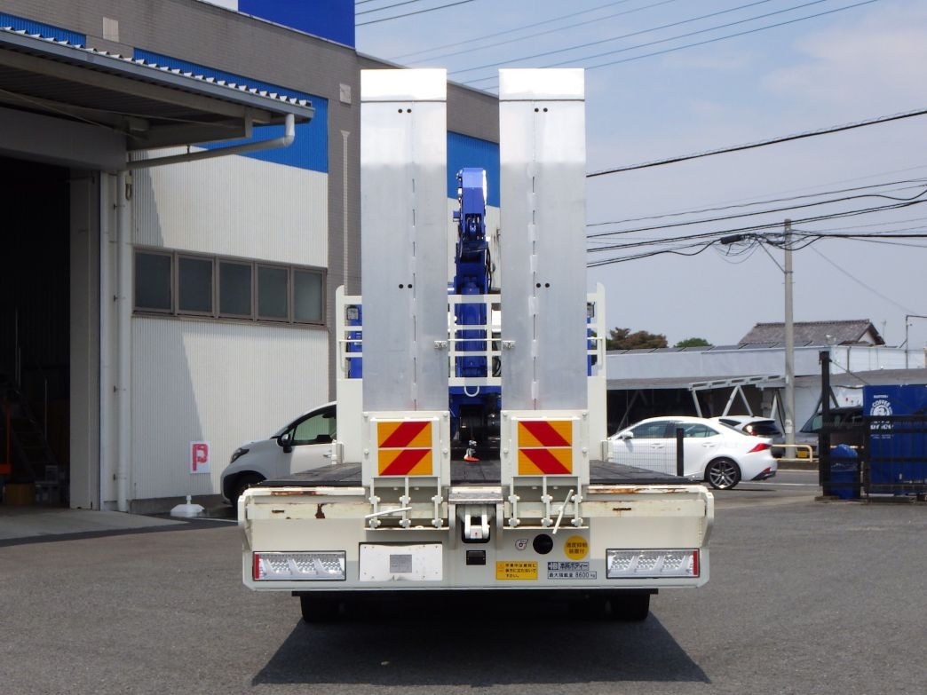 歩み板のスライドは手動式です。|日野 レンジャー 2DG-GK2ABAの写真15