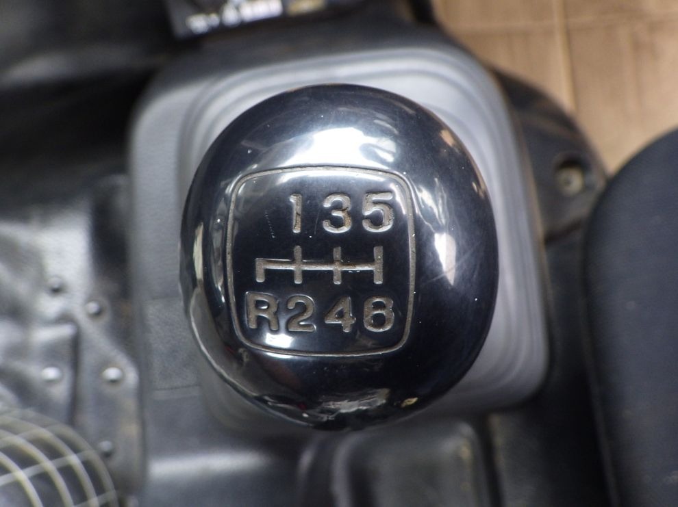 MT6速です。|日野 レンジャー TKG-FC9JCAA(2WD)の写真17