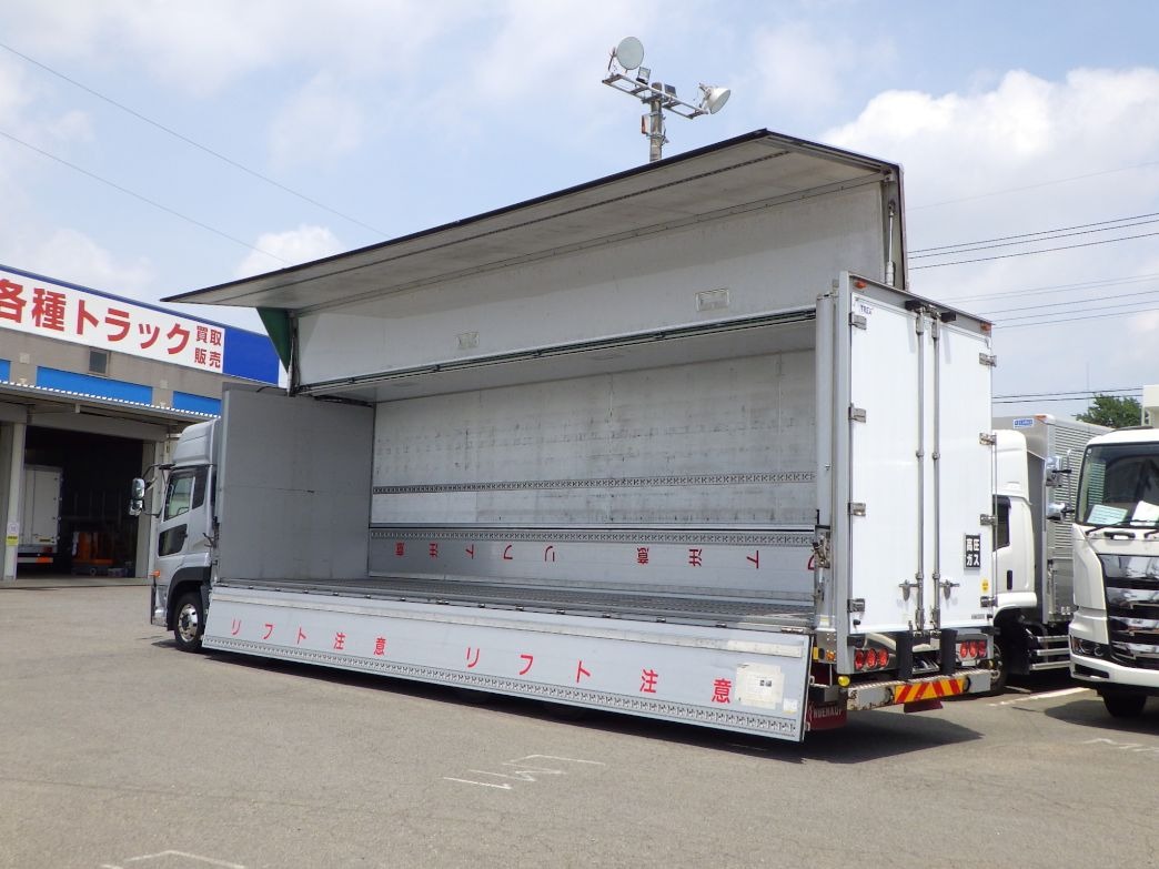 UDトラックス クオン QKG-CG5ZA(8x4)の写真3