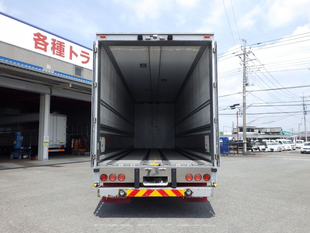 UDトラックス クオン QKG-CG5ZA(8x4)の写真9