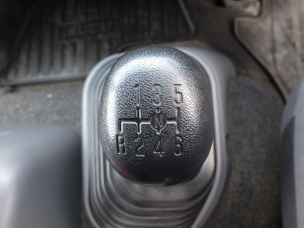 MT6速です。|いすゞ フォワード 2RG-FSR90S2の写真20