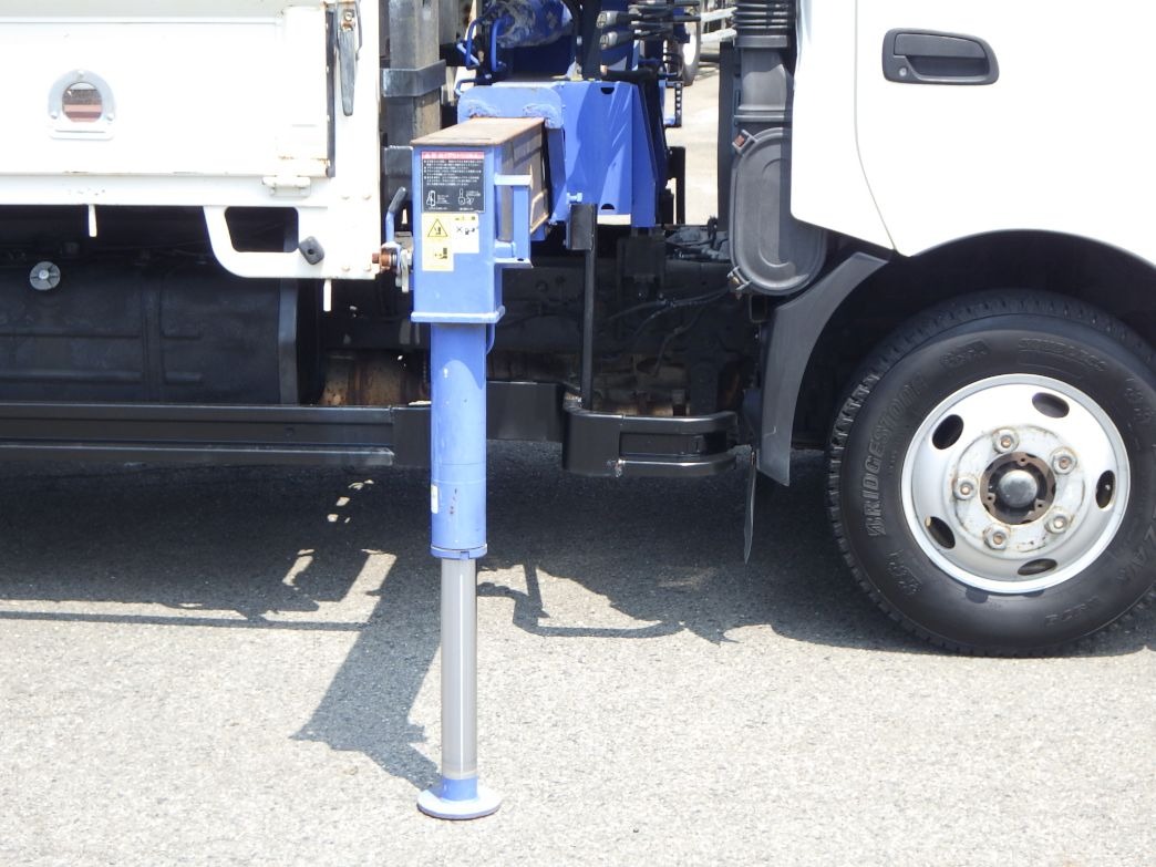 アウトリガーは差し違い式です。|トヨタ カゼット TKG-XZU710(2WD)の写真11